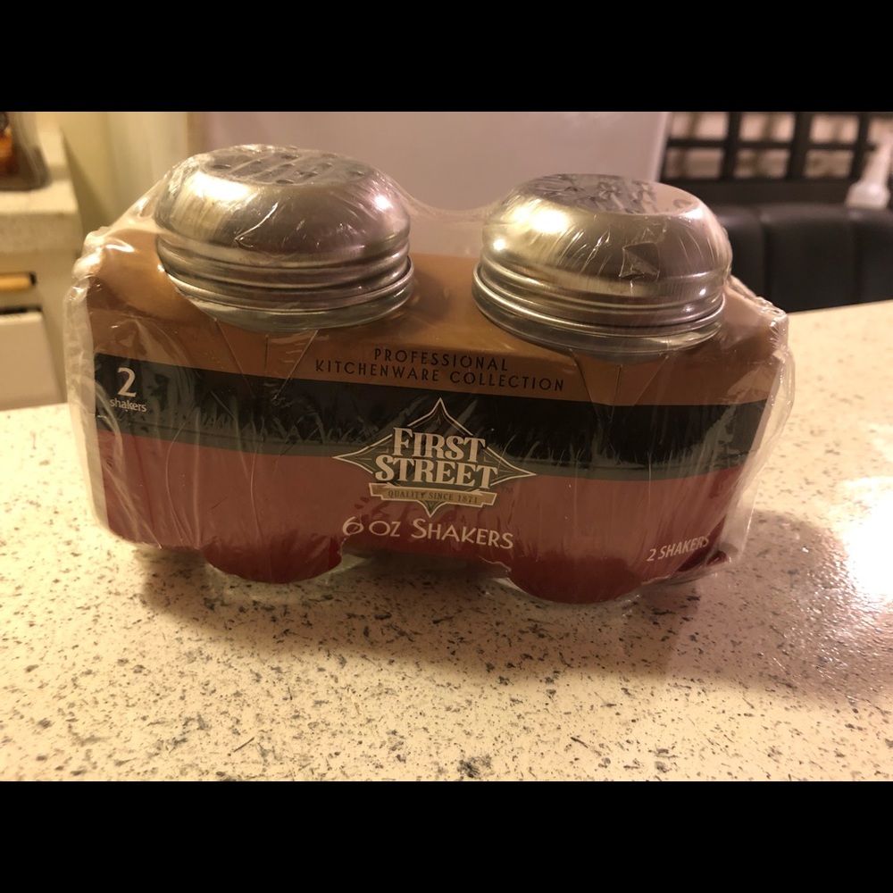 New! 6 oz. Shakers